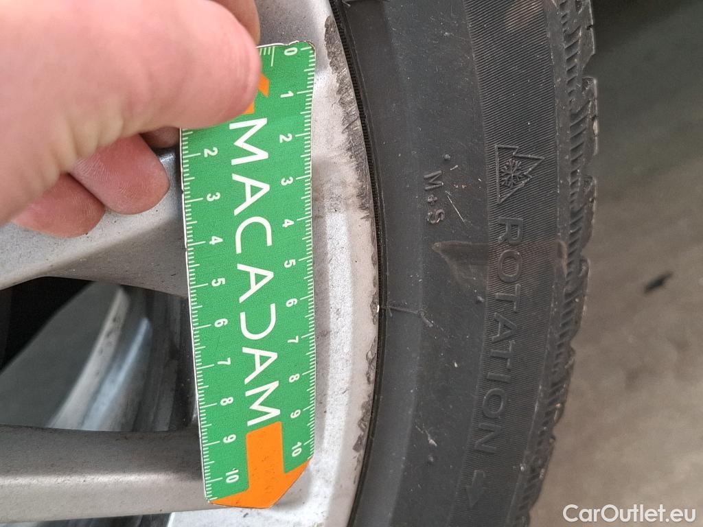  Bmw  Serie 1 BMW Série 1 / 2019 / 5P / Berline 1.5 116D DKG7 Business Design #25