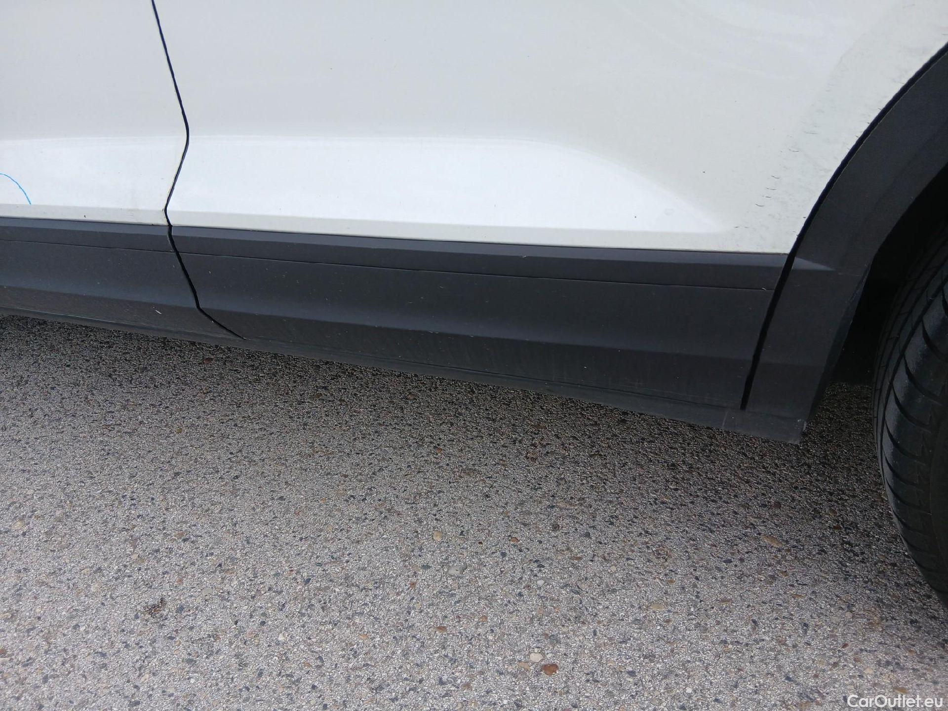  Volkswagen  T-ROC VOLKSWAGEN  / 2017 / 5P / todoterreno Advance 2.0 TDI 85kW (115CV) #22