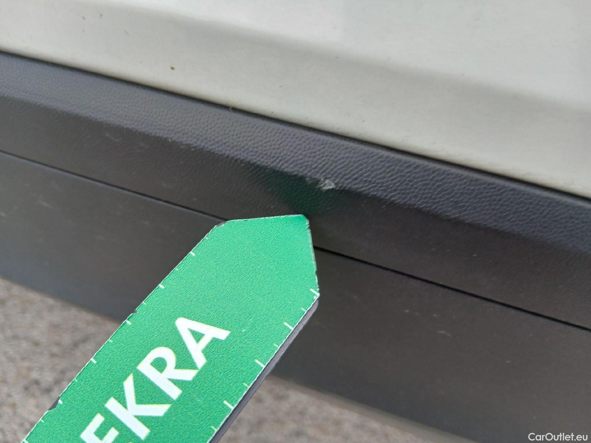  Volkswagen  T-ROC VOLKSWAGEN  / 2017 / 5P / todoterreno Advance 2.0 TDI 85kW (115CV) #23