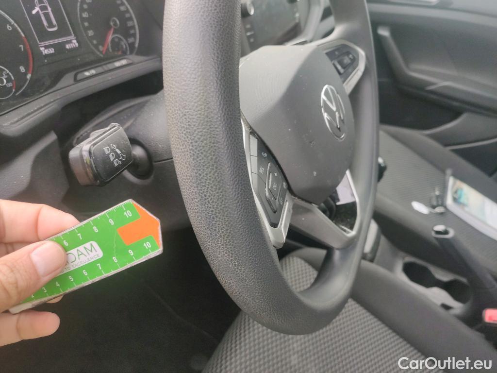  Volkswagen  T-CROSS VOLKSWAGEN  / 2018 / 5P / todoterreno Edition 1.0 TSI 70kW (95CV) #16