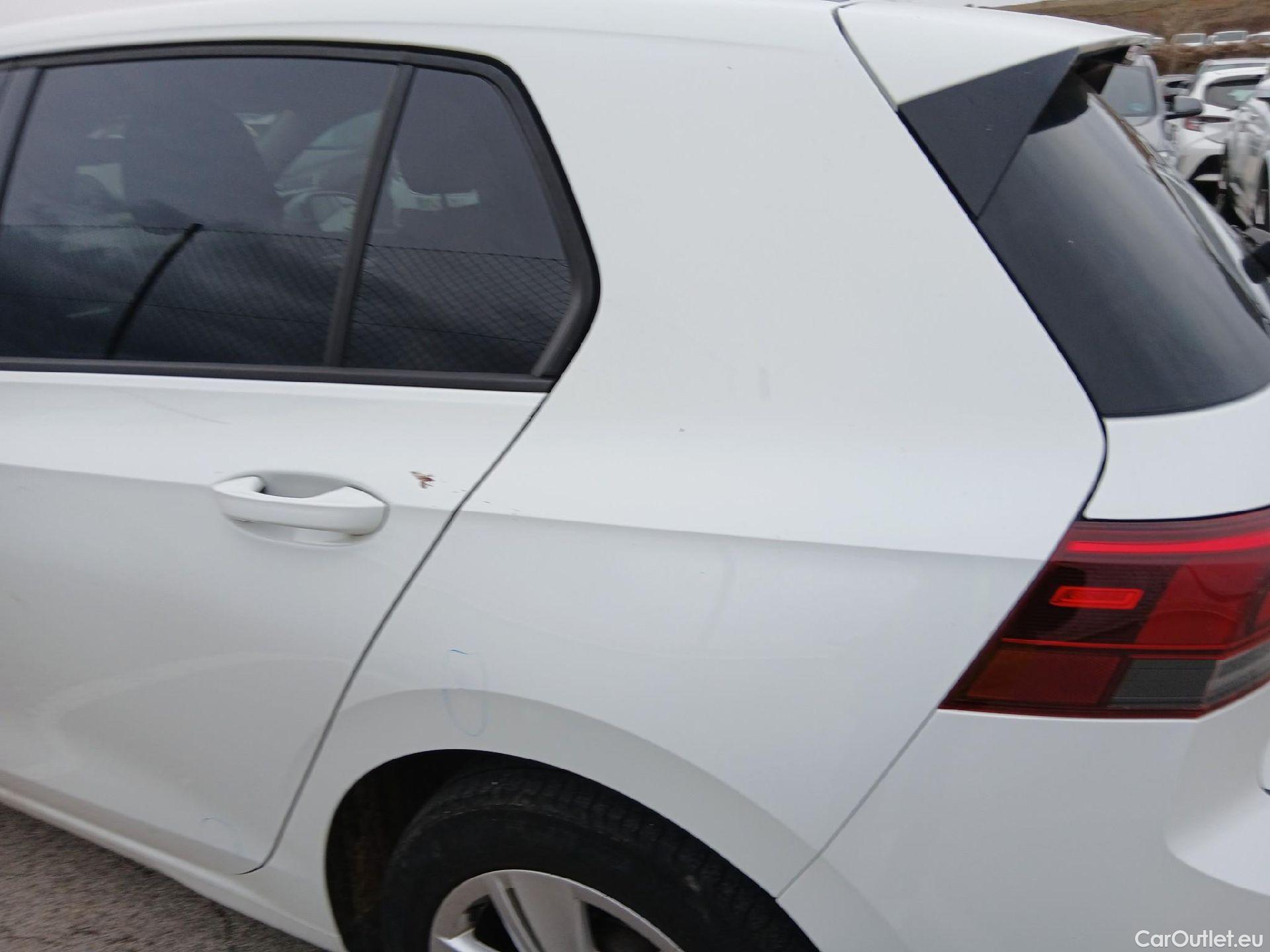  Volkswagen  Golf  VOLKSWAGEN / 2020 / 5P / berlina con portón Life 1.0 eTSI 81kW (110CV) DSG #17