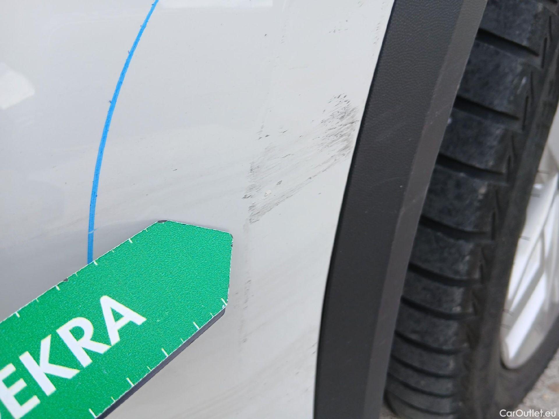  Volkswagen  T-ROC VOLKSWAGEN  / 2017 / 5P / todoterreno Advance 2.0 TDI 85kW (115CV) #4