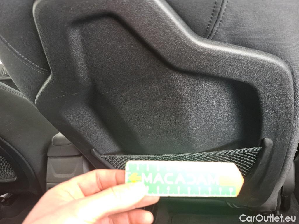  Bmw  Serie 1 BMW Série 1 / 2019 / 5P / Berline 1.5 116D DKG7 Business Design #37