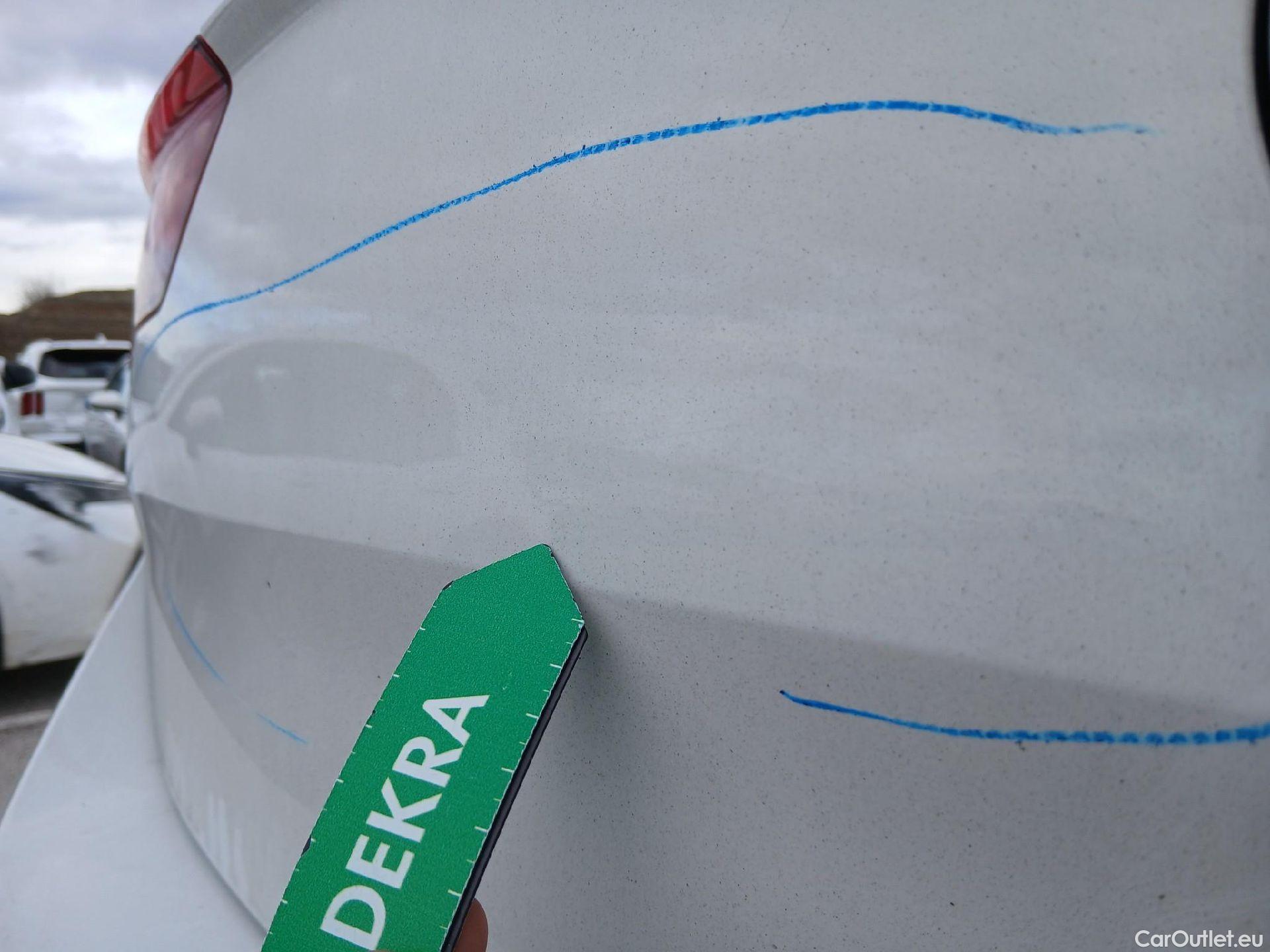  Volkswagen  T-ROC VOLKSWAGEN  / 2017 / 5P / todoterreno Advance 2.0 TDI 85kW (115CV) #28