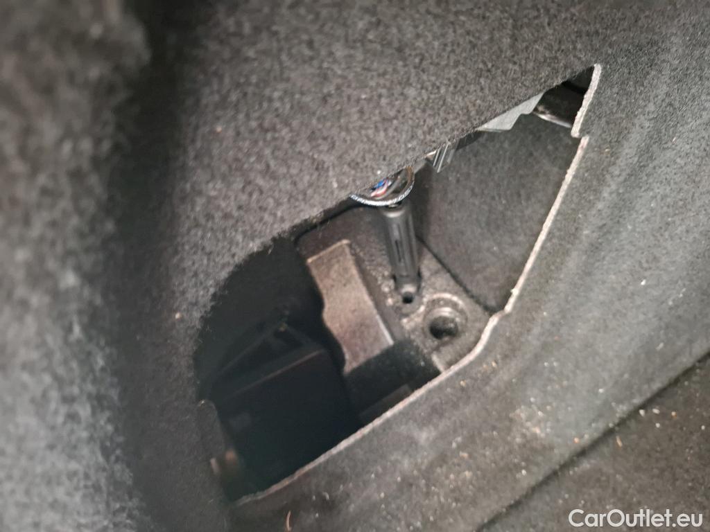  Bmw  Serie 1 BMW Série 1 / 2019 / 5P / Berline 1.5 116D DKG7 Business Design #11