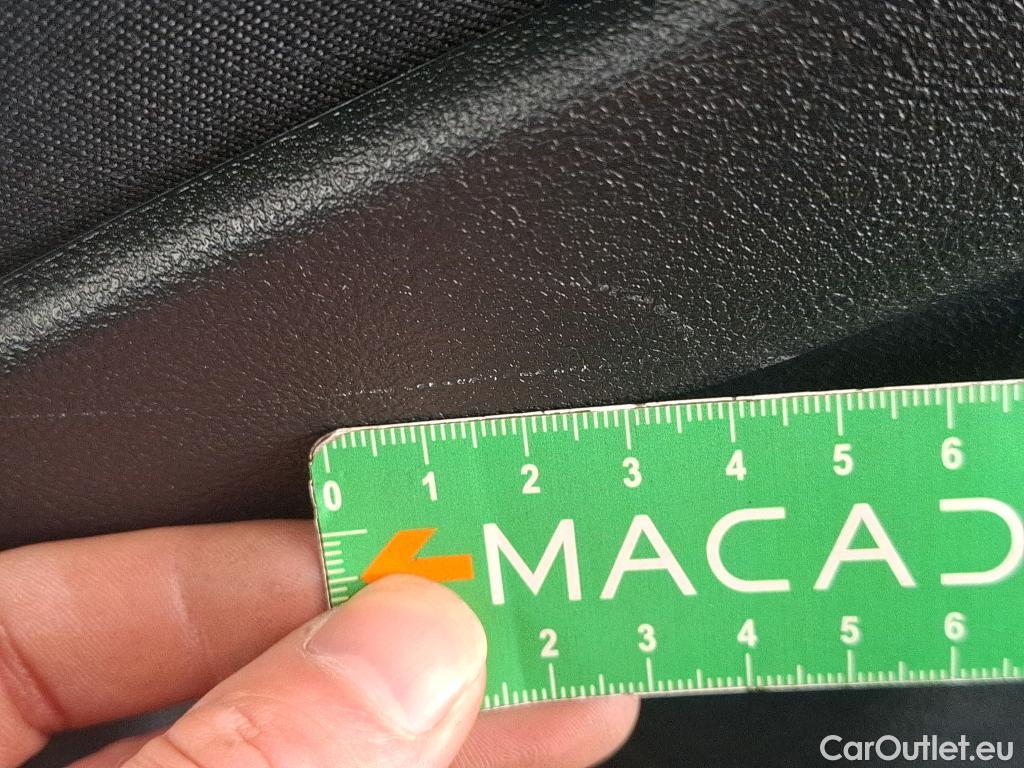  Bmw  Serie 1 BMW Série 1 / 2019 / 5P / Berline 1.5 116D DKG7 Business Design #38