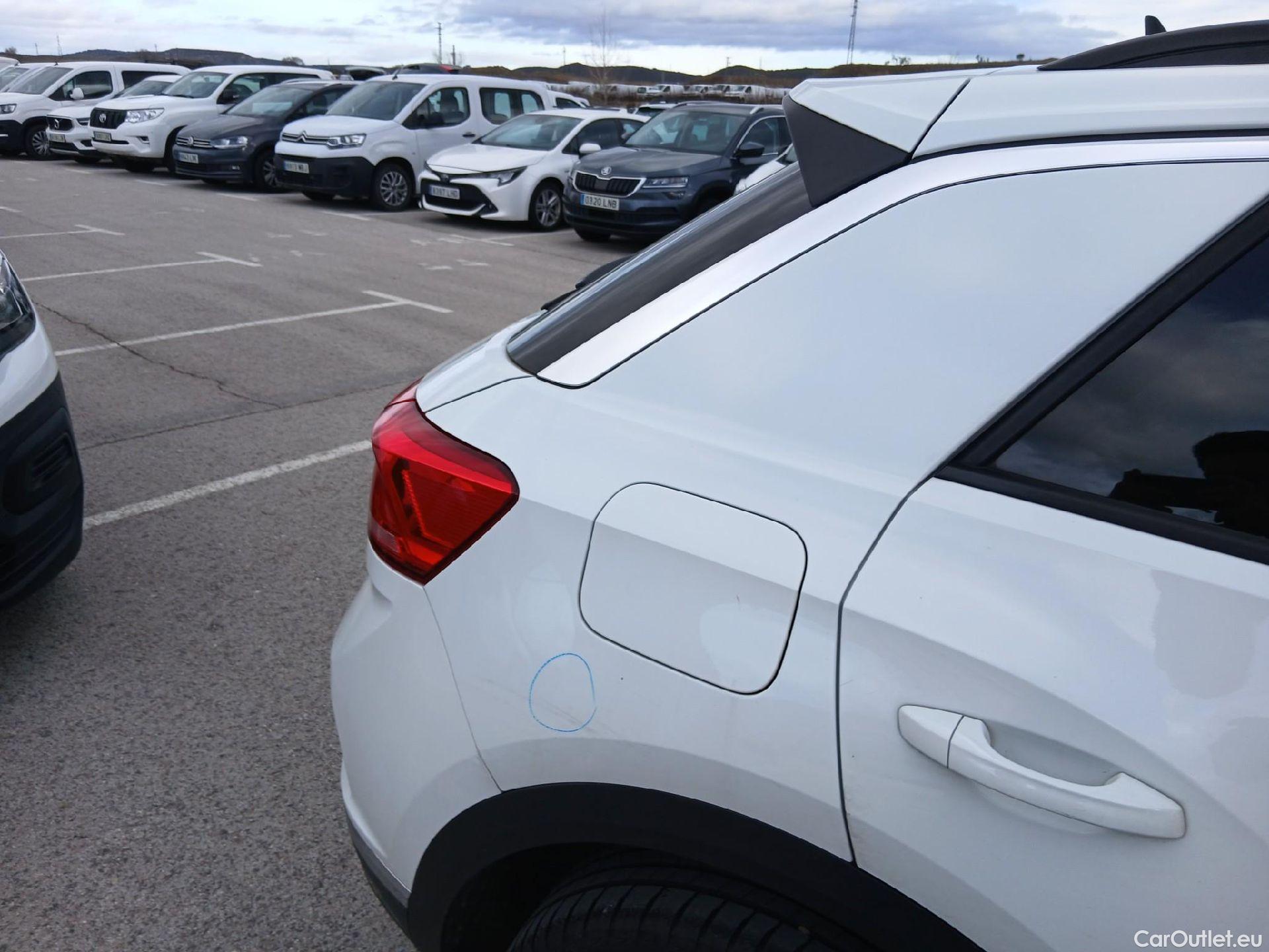  Volkswagen  T-ROC VOLKSWAGEN  / 2017 / 5P / todoterreno Advance 2.0 TDI 85kW (115CV) #36