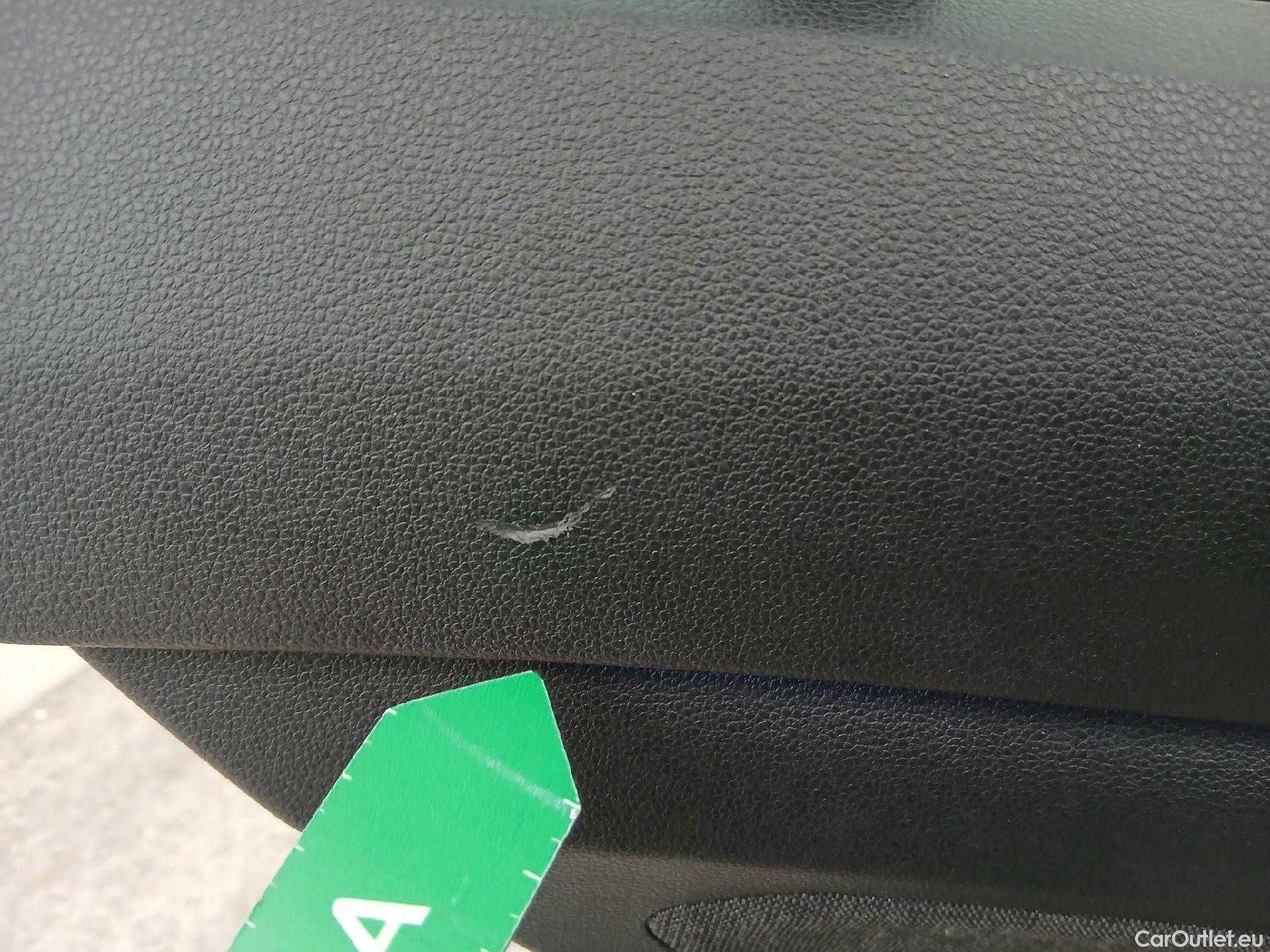  Volkswagen  Golf  VOLKSWAGEN / 2020 / 5P / berlina con portón Life 1.0 eTSI 81kW (110CV) DSG #34