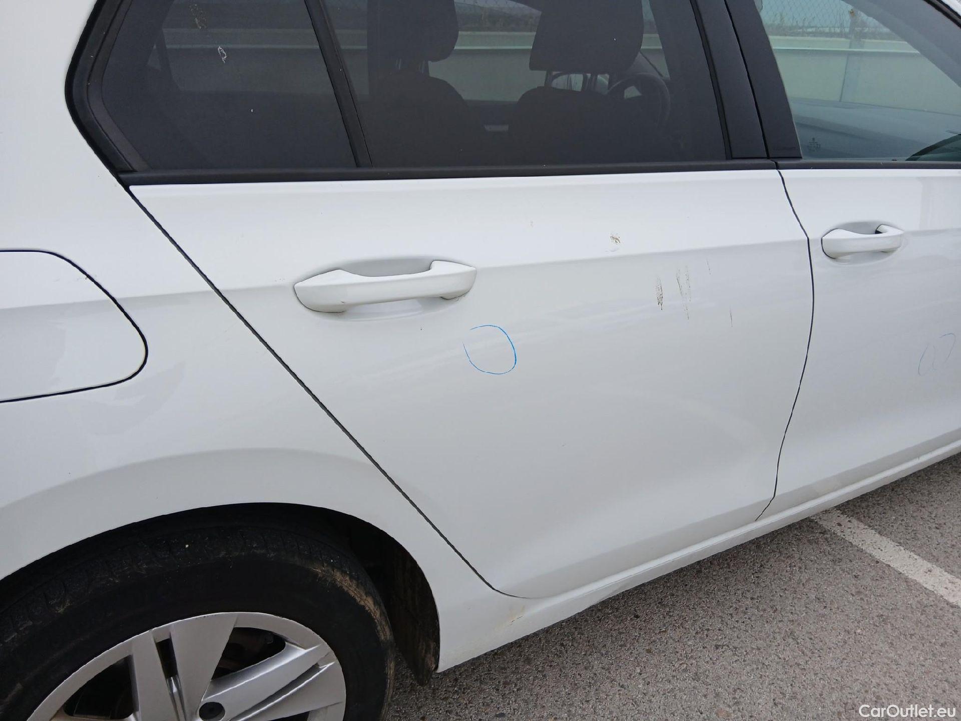  Volkswagen  Golf  VOLKSWAGEN / 2020 / 5P / berlina con portón Life 1.0 eTSI 81kW (110CV) DSG #49