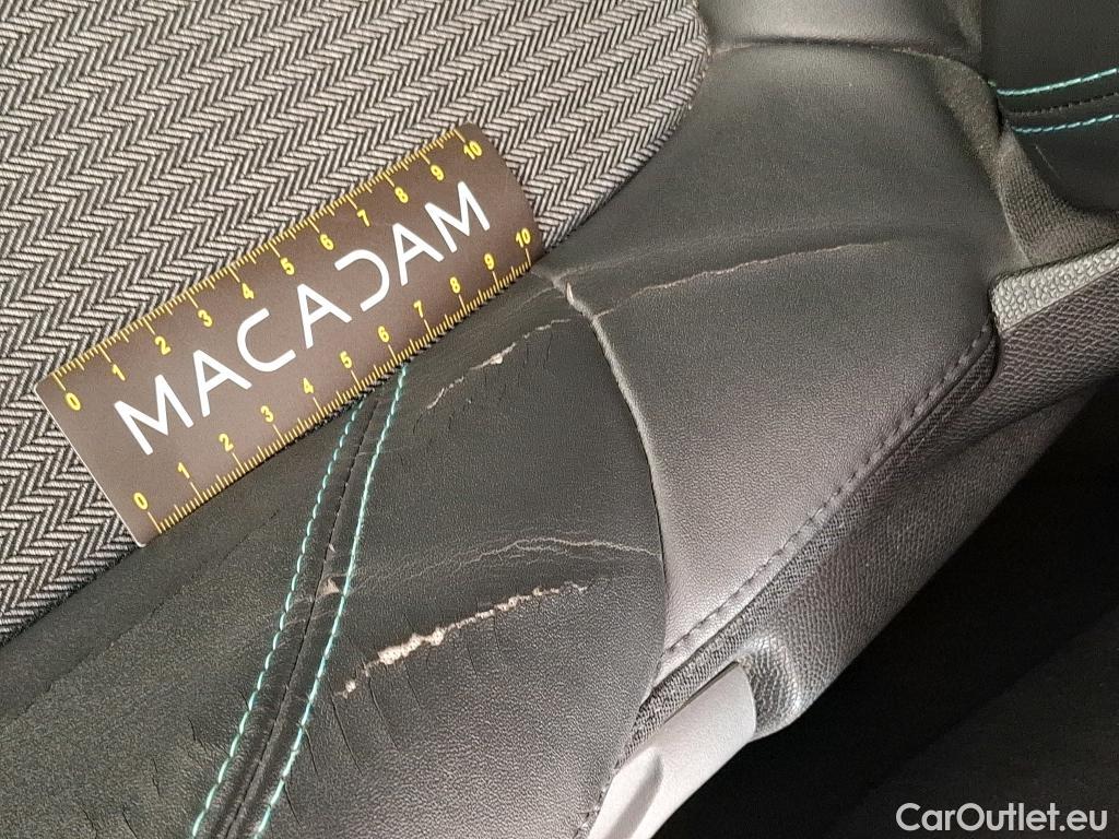  Peugeot  3008 PEUGEOT  / 2020 / 5P / SUV 1.6 HYBRID 225 E-EAT8 Allure Pack #2