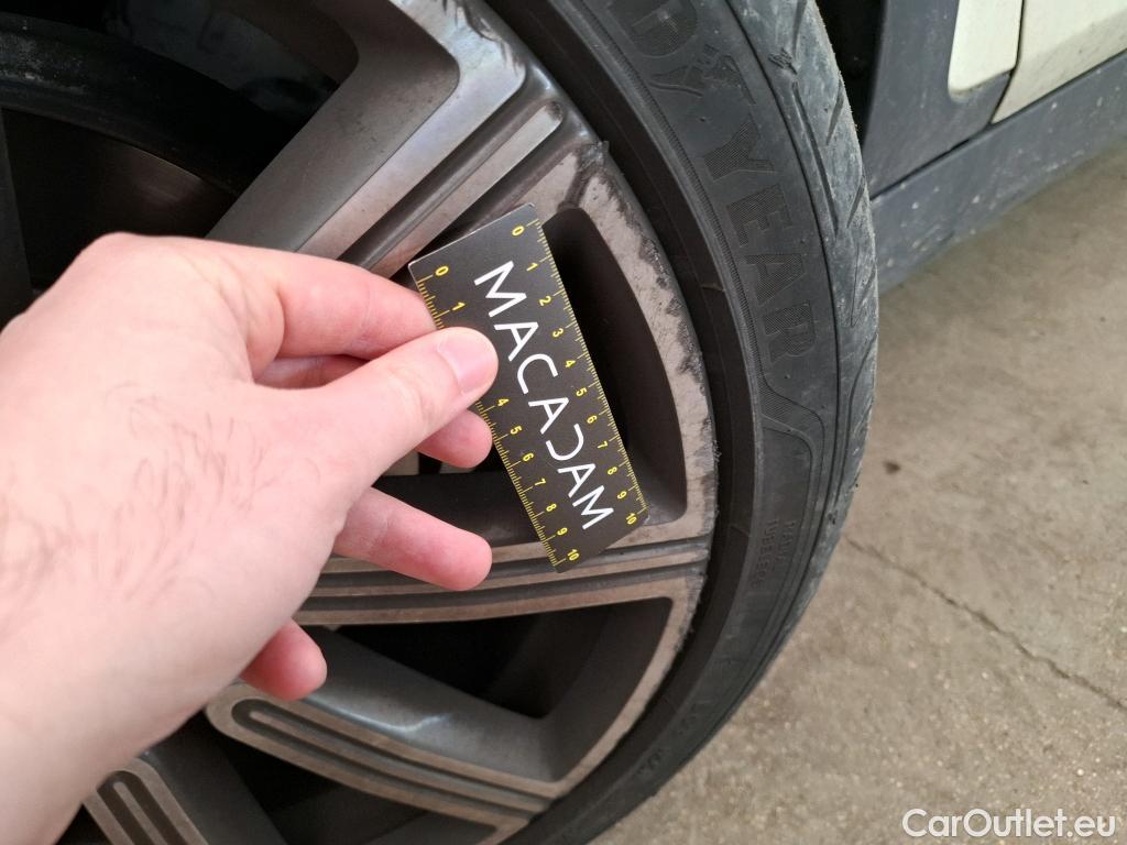  Mini  Clubman MINI  / 2019 / 5P / Break Cooper Knightsbridge 136 ch BVA7(SP) #9