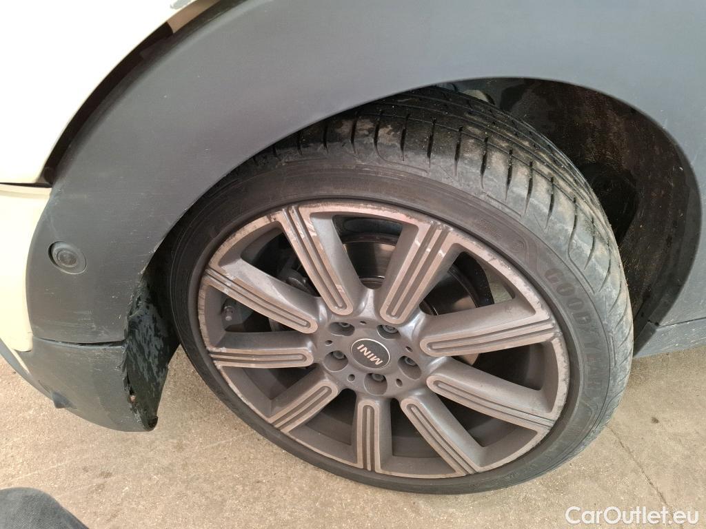  Mini  Clubman MINI  / 2019 / 5P / Break Cooper Knightsbridge 136 ch BVA7(SP) #11