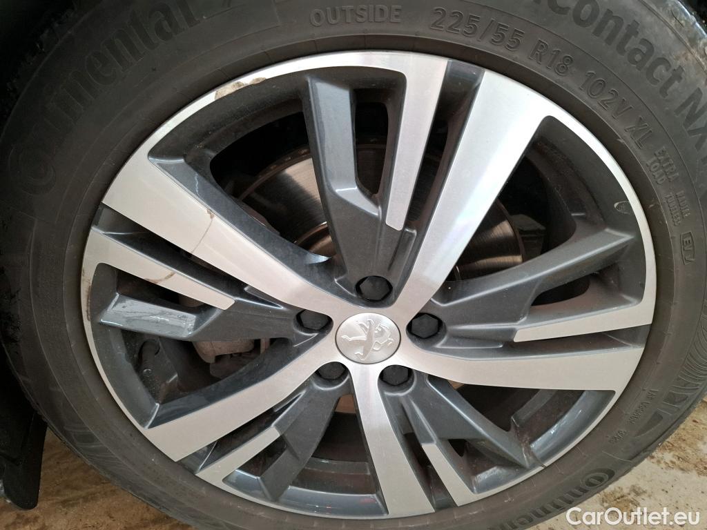  Peugeot  3008 PEUGEOT  / 2020 / 5P / SUV 1.6 HYBRID 225 E-EAT8 Allure Pack #3