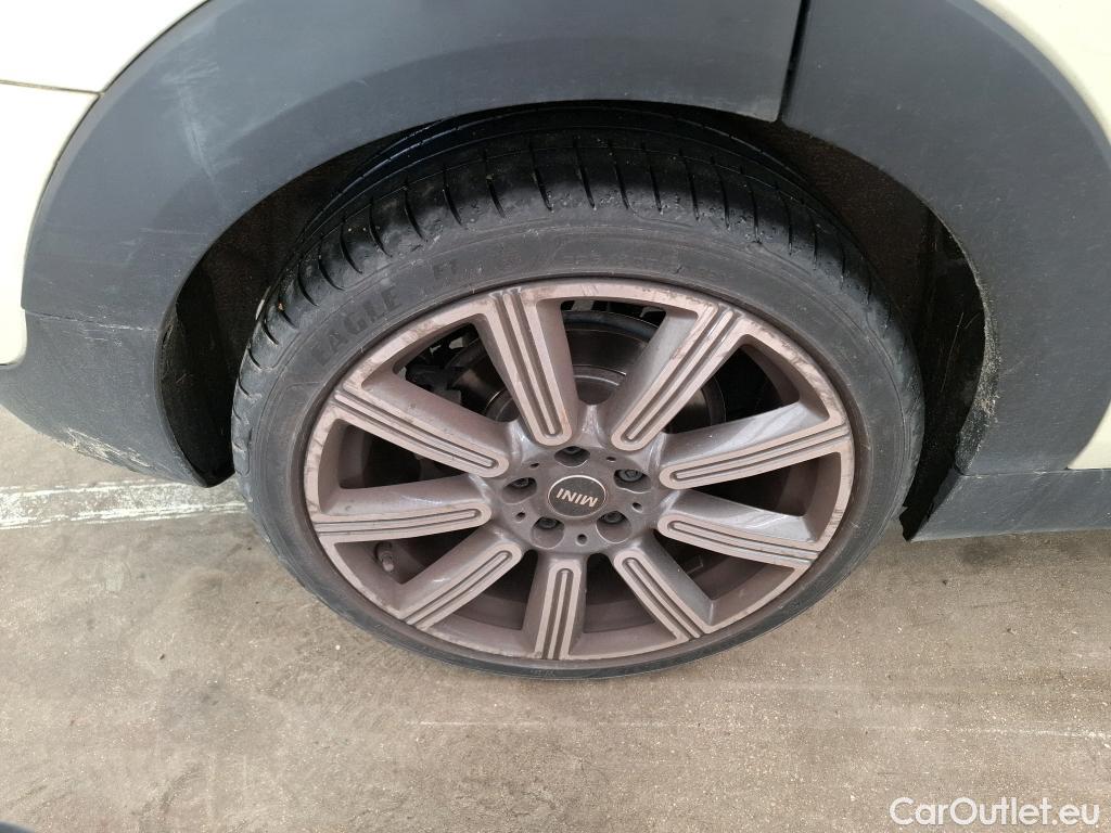  Mini  Clubman MINI  / 2019 / 5P / Break Cooper Knightsbridge 136 ch BVA7(SP) #26