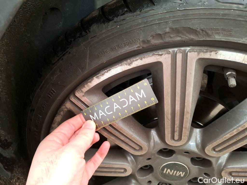  Mini  Clubman MINI  / 2019 / 5P / Break Cooper Knightsbridge 136 ch BVA7(SP) #34