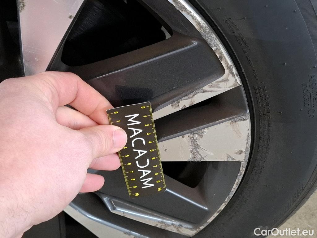  Peugeot  2008  Allure Business 1.5 HDi 120CV BVA6 E6dT #68