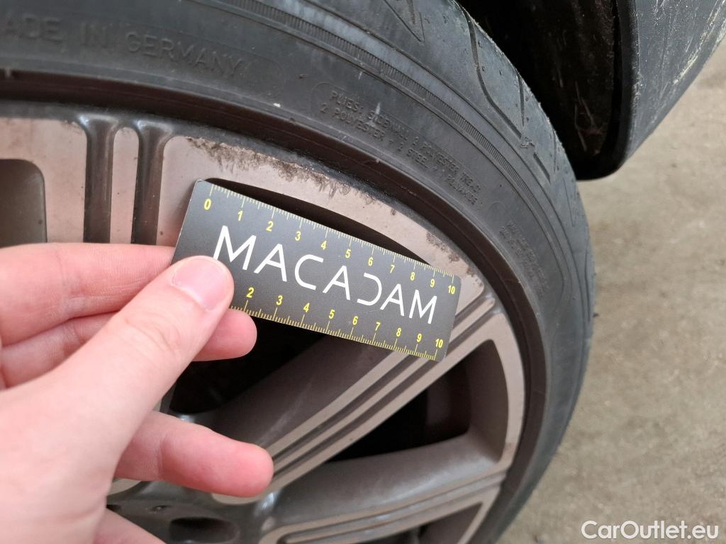  Mini  Clubman MINI  / 2019 / 5P / Break Cooper Knightsbridge 136 ch BVA7(SP) #23