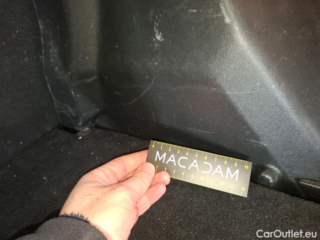  Peugeot  2008 PEUGEOT  / 2019 / 5P / Crossover BLUEHDI 130 S&S EAT8 GT PACK #24