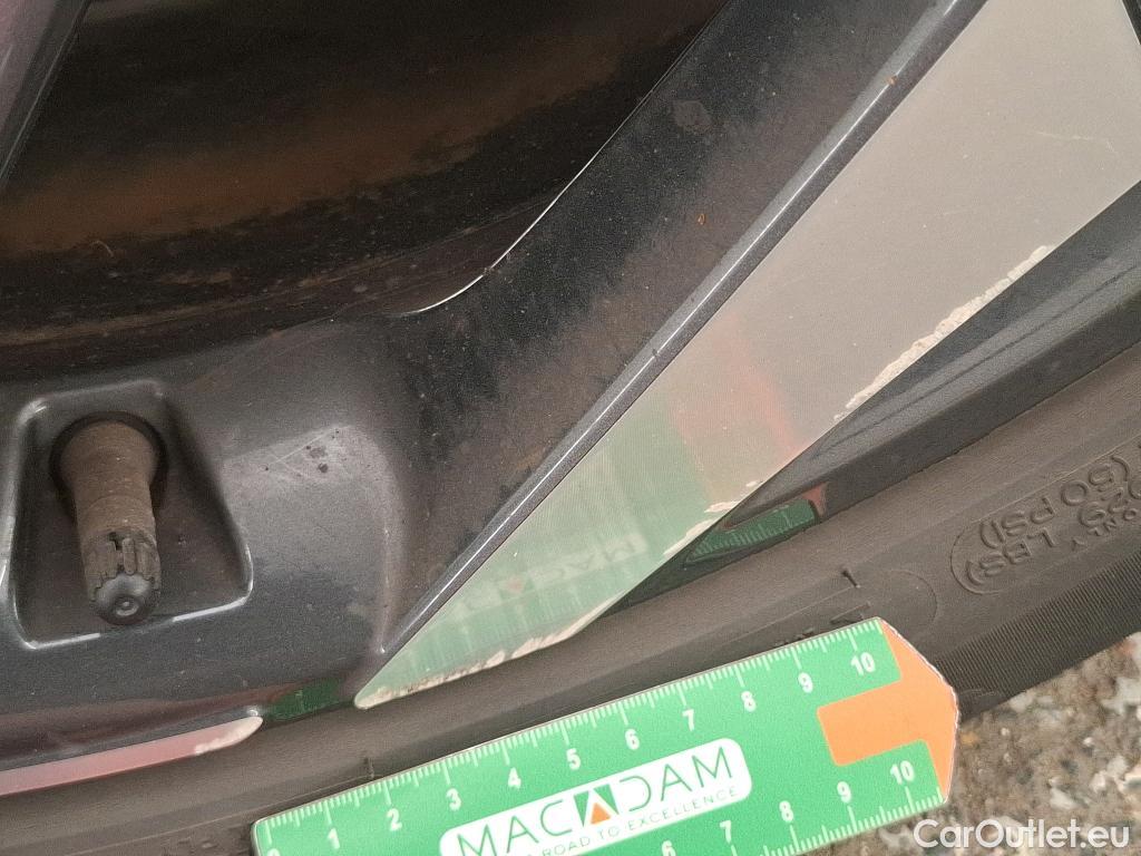  Hyundai  Tucson HYUNDAI  / 2020 / 5P / SUV 1.6 PHEV 265 HTRAC CREATIVE 4WD AUTO #9