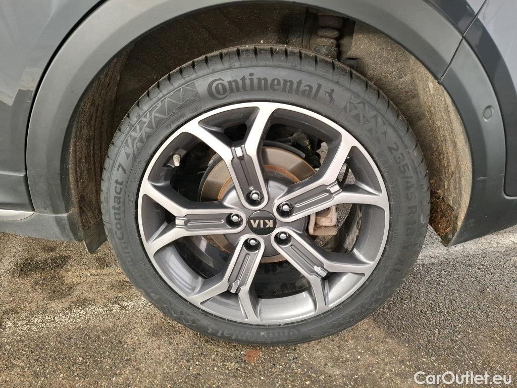  KIA  XCeed KIA  / 2019 / 5P / Crossover 1.6 GDI ISG ISG PHEV DESIGN DCT6 #1