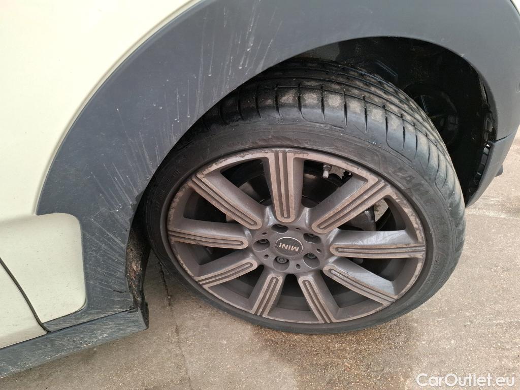  Mini  Clubman MINI  / 2019 / 5P / Break Cooper Knightsbridge 136 ch BVA7(SP) #32