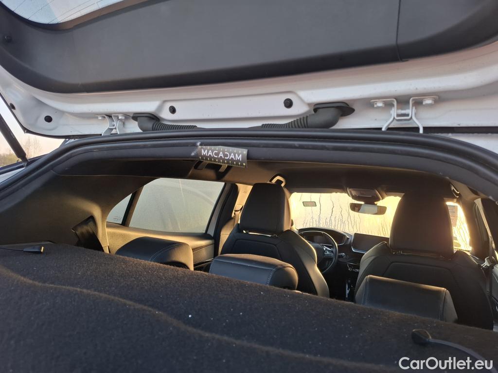  Peugeot  2008 PEUGEOT  / 2019 / 5P / Crossover BLUEHDI 130 S&S EAT8 GT PACK #33