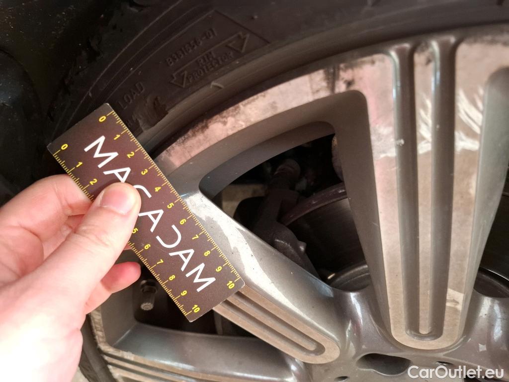  Mini  Clubman MINI  / 2019 / 5P / Break Cooper Knightsbridge 136 ch BVA7(SP) #13