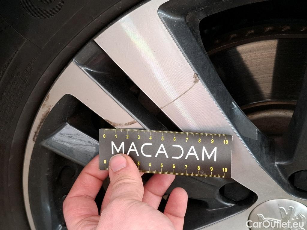  Peugeot  3008 PEUGEOT  / 2020 / 5P / SUV 1.6 HYBRID 225 E-EAT8 Allure Pack #6