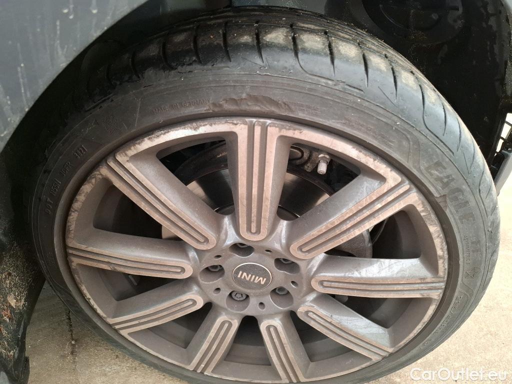  Mini  Clubman MINI  / 2019 / 5P / Break Cooper Knightsbridge 136 ch BVA7(SP) #18