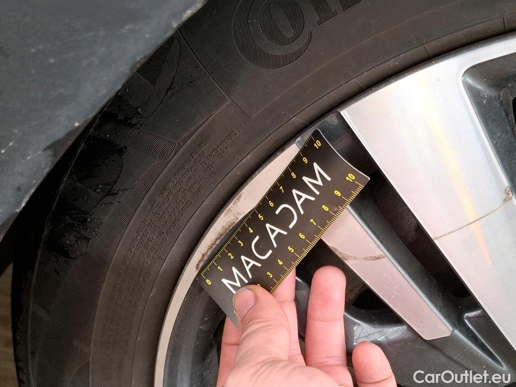  Peugeot  3008 PEUGEOT  / 2020 / 5P / SUV 1.6 HYBRID 225 E-EAT8 Allure Pack #7