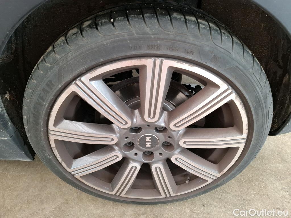  Mini  Clubman MINI  / 2019 / 5P / Break Cooper Knightsbridge 136 ch BVA7(SP) #21