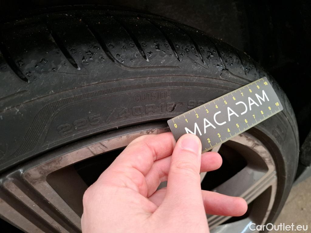  Mini  Clubman MINI  / 2019 / 5P / Break Cooper Knightsbridge 136 ch BVA7(SP) #16