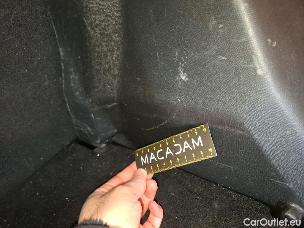  Peugeot  2008 PEUGEOT  / 2019 / 5P / Crossover BLUEHDI 130 S&S EAT8 GT PACK #25