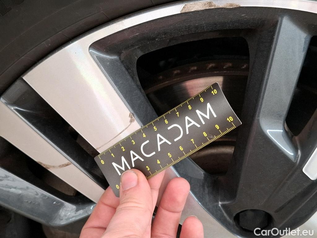  Peugeot  3008 PEUGEOT  / 2020 / 5P / SUV 1.6 HYBRID 225 E-EAT8 Allure Pack #5