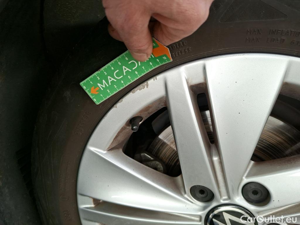  Volkswagen  Golf  VOLKSWAGEN  2020  5P  Berline 20 TDI SCR 115 DSG7 Life Busi #12