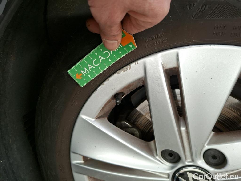  Volkswagen  Golf  VOLKSWAGEN  2020  5P  Berline 20 TDI SCR 115 DSG7 Life Busi #11