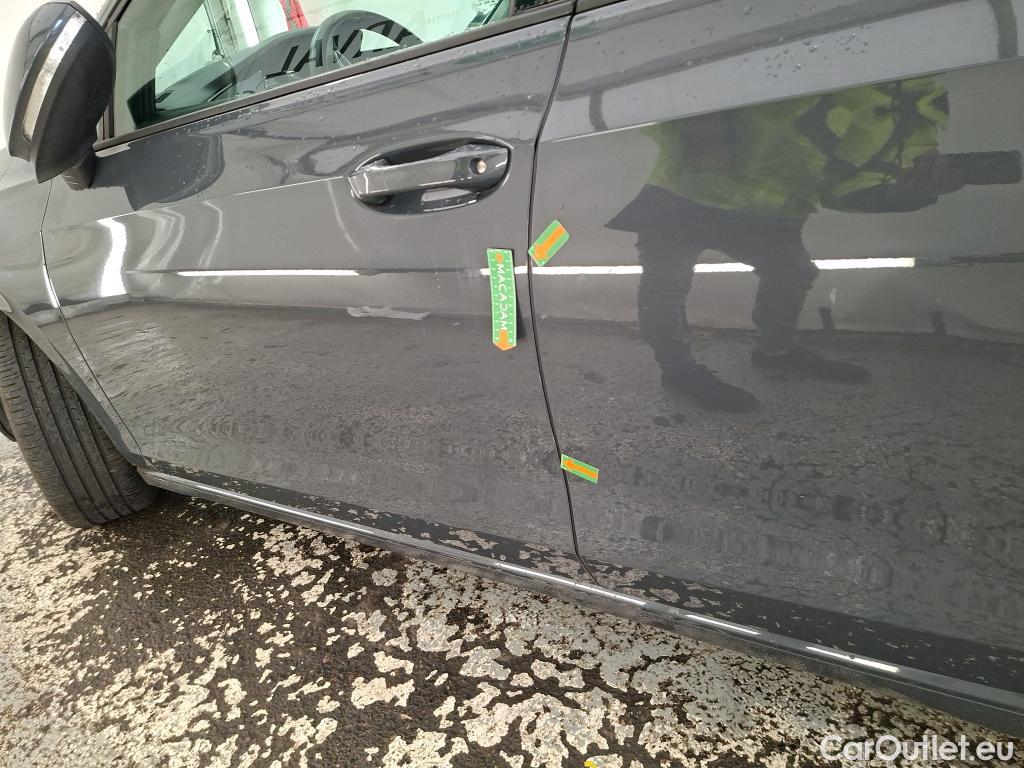  Volkswagen  Golf  VOLKSWAGEN  2020  5P  Berline 20 TDI SCR 115 DSG7 Life Busi #17