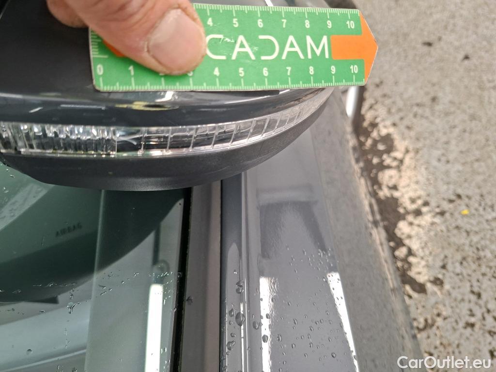  Volkswagen  Golf  VOLKSWAGEN  2020  5P  Berline 20 TDI SCR 115 DSG7 Life Busi #25