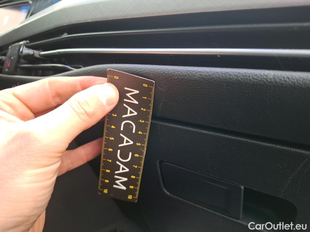  Volkswagen  Golf  VOLKSWAGEN / 2020 / 5P / Berline 2.0 TDI SCR 115 DSG7 LIFE SOCI BUSINESS #9