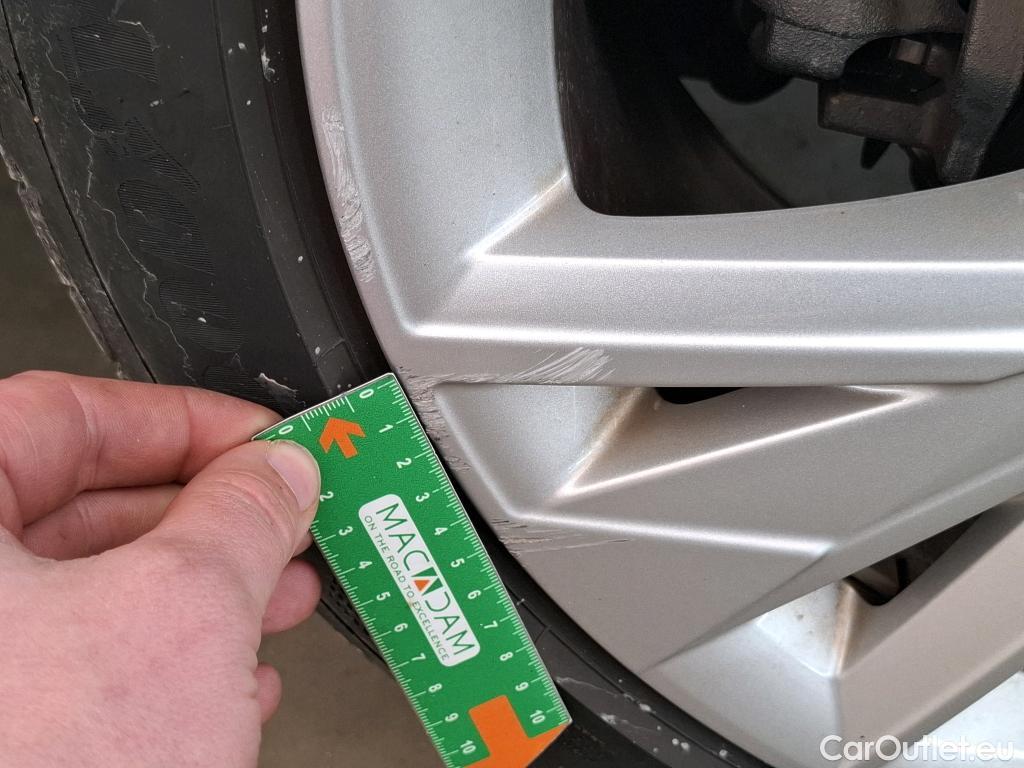  Audi  A3 AUDI  Sportback / 2020 / 5P / Berline 40 TFSI e 204 S Tronic Design Luxe #11