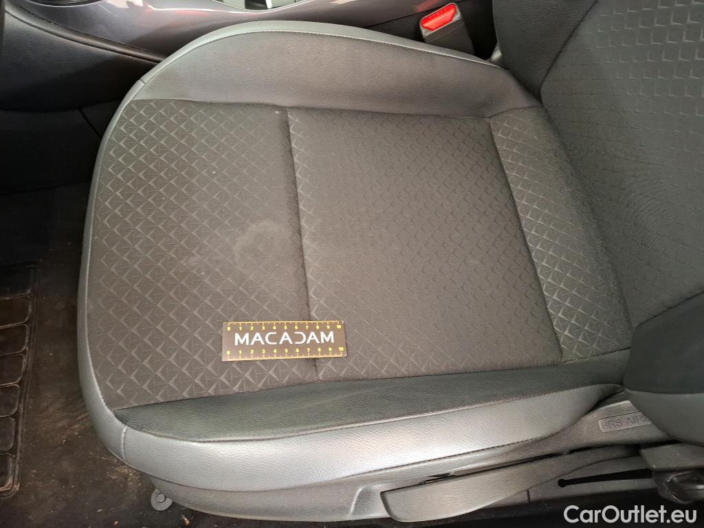  Nissan  Juke NISSAN  2019 5P Crossover Hybrid 143 Business #4