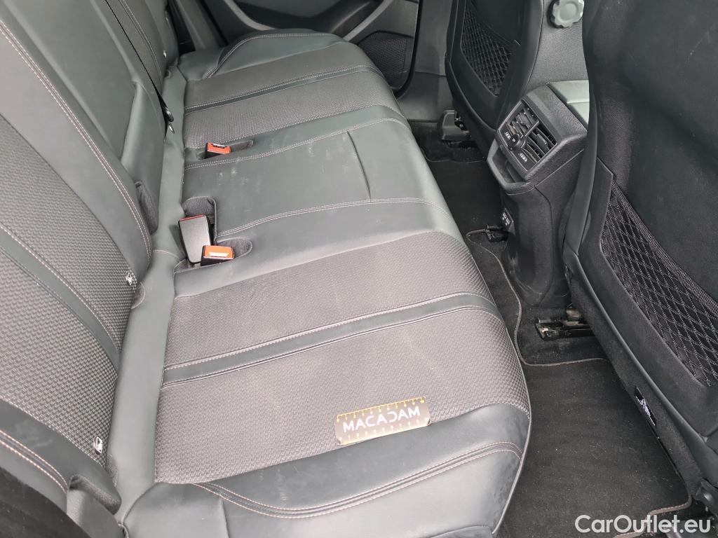  Peugeot  3008 PEUGEOT  / 2020 / 5P / SUV 1.6 HYBRID 225 E-EAT8 GT #24