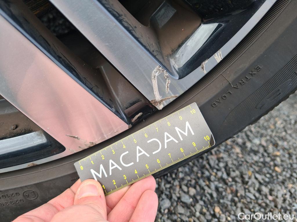  Peugeot  3008 PEUGEOT  / 2020 / 5P / SUV 1.6 HYBRID 225 E-EAT8 GT #18