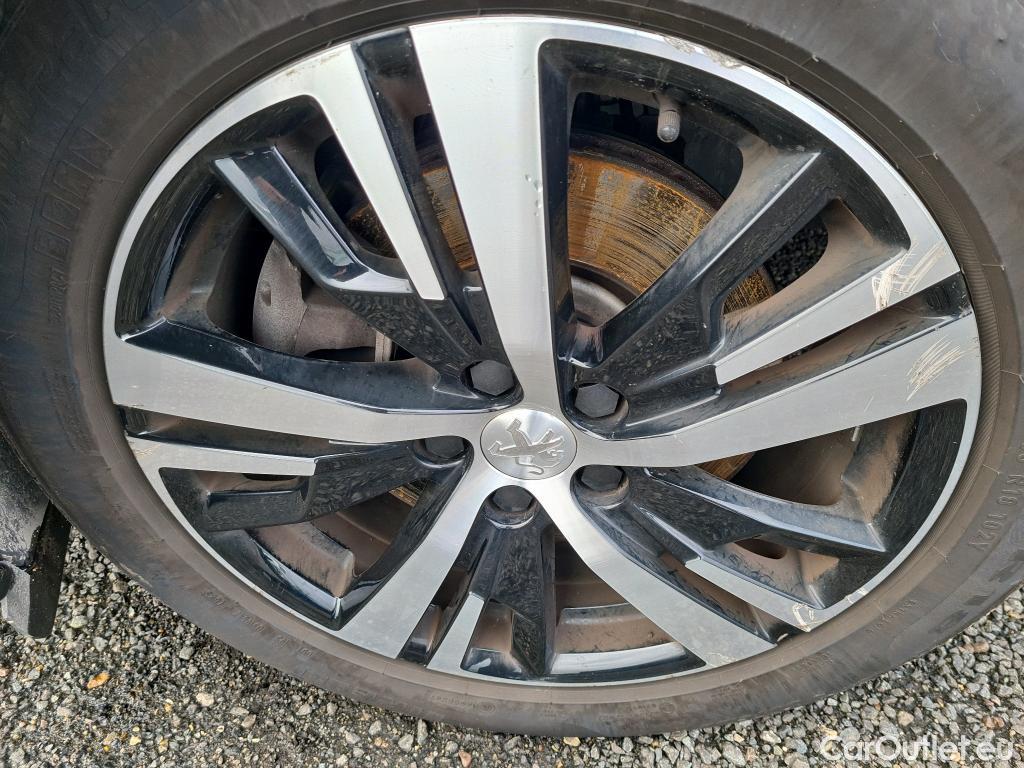  Peugeot  3008 PEUGEOT  / 2020 / 5P / SUV 1.6 HYBRID 225 E-EAT8 GT #14