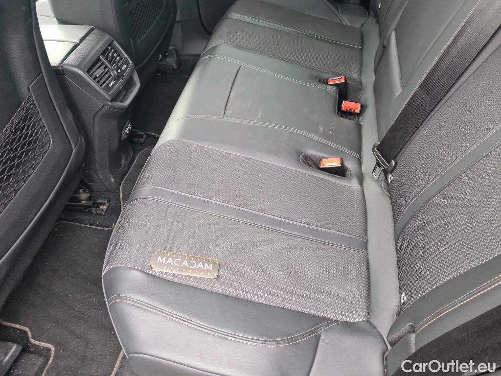  Peugeot  3008 PEUGEOT  / 2020 / 5P / SUV 1.6 HYBRID 225 E-EAT8 GT #22