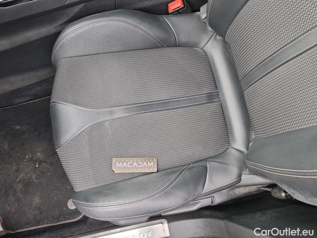  Peugeot  3008 PEUGEOT  / 2020 / 5P / SUV 1.6 HYBRID 225 E-EAT8 GT #21