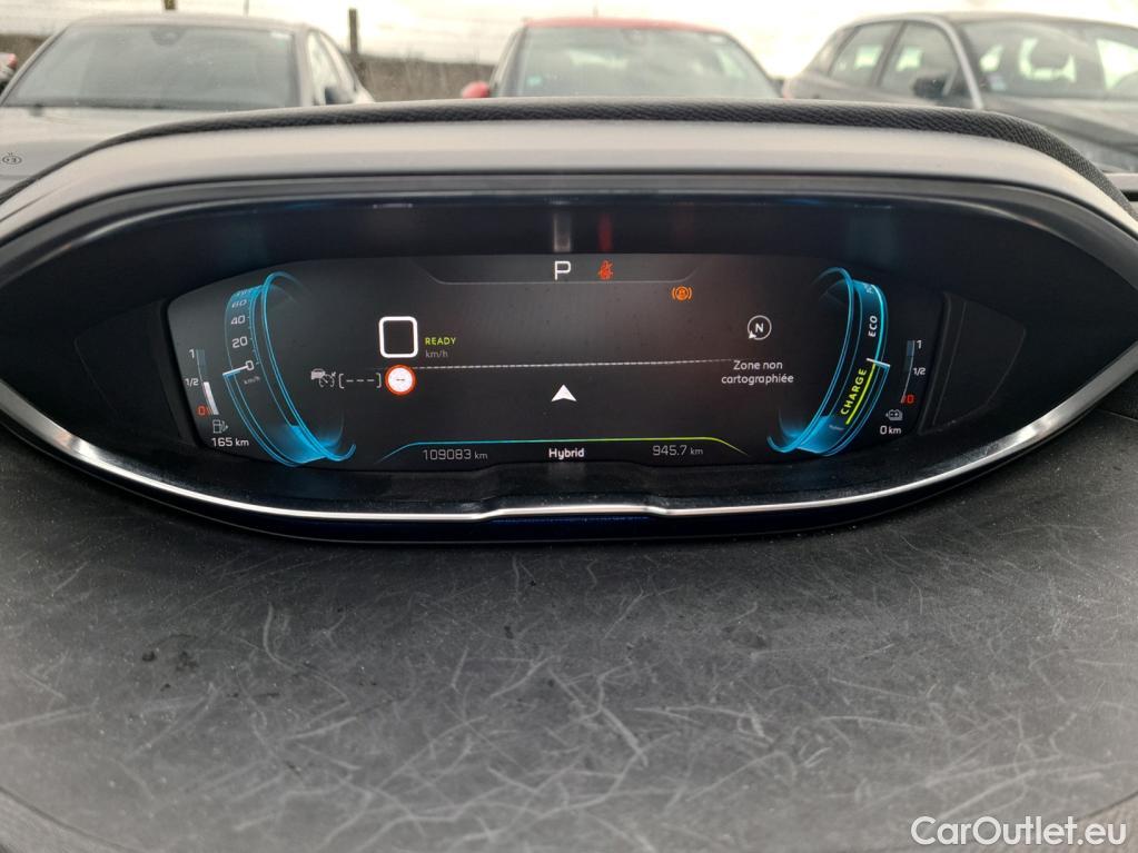  Peugeot  3008 PEUGEOT  / 2020 / 5P / SUV 1.6 HYBRID 225 E-EAT8 GT #19