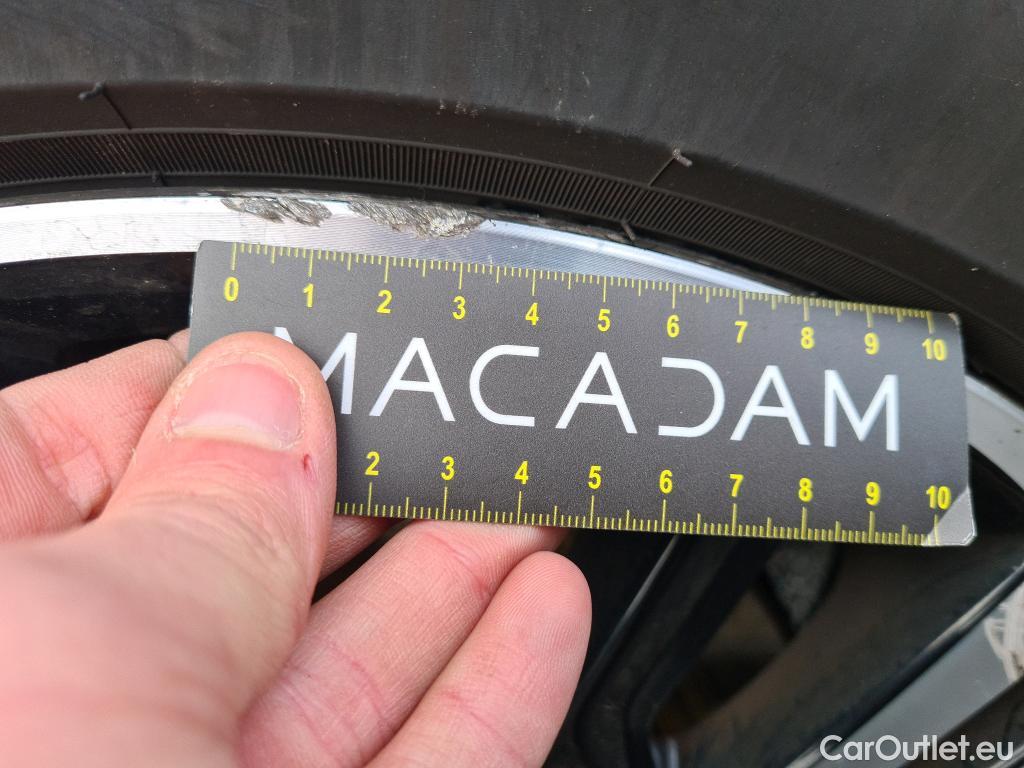  Peugeot  3008 PEUGEOT  / 2020 / 5P / SUV 1.6 HYBRID 225 E-EAT8 GT #15