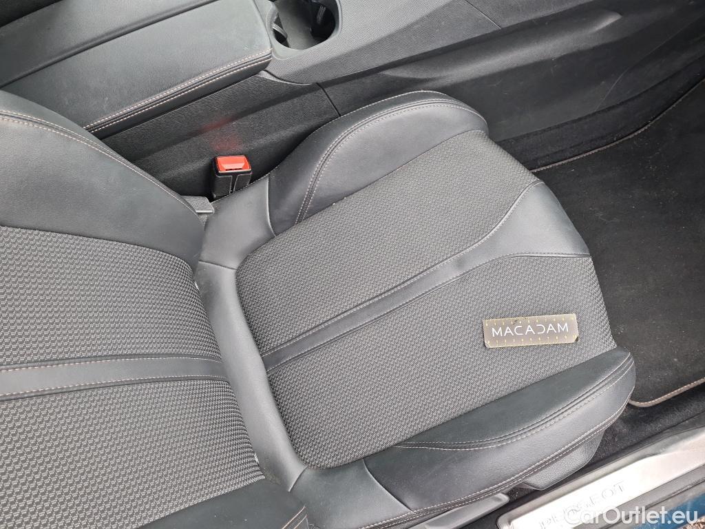  Peugeot  3008 PEUGEOT  / 2020 / 5P / SUV 1.6 HYBRID 225 E-EAT8 GT #26