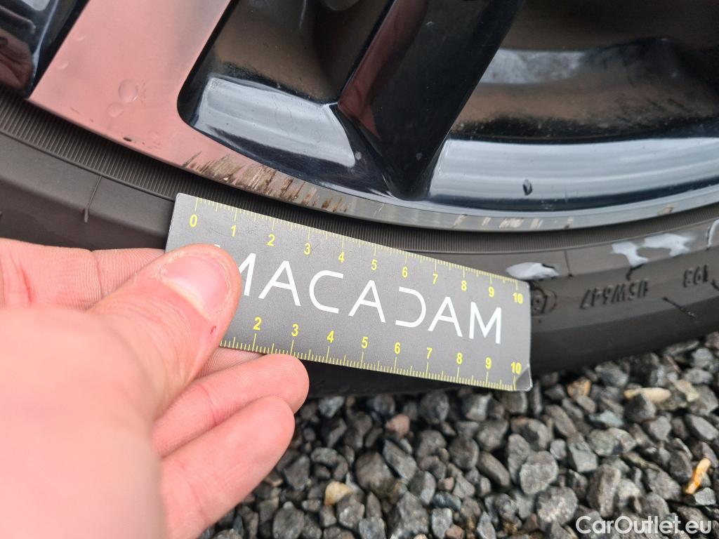  Peugeot  3008 PEUGEOT  / 2020 / 5P / SUV 1.6 HYBRID 225 E-EAT8 GT #11